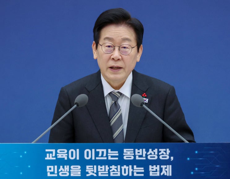 <b>이재명</b> 대통령, <b>라오스</b> 통룬 시술릿과 <b>정상회담</b>…스캠·공급망... 