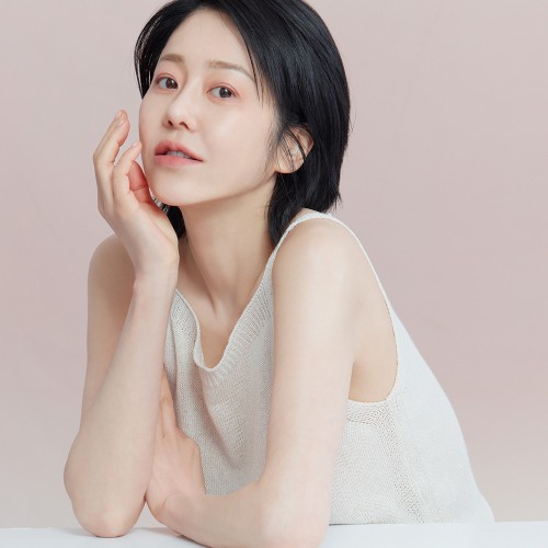  피부에 스르륵 스며들면서 은은한 광채가 생기는 것처럼 반짝반짝