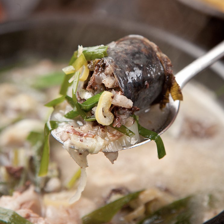  극소수 순대 국밥 (돼지 포함) 1팩 리뷰 - 고기 풍부한 맛