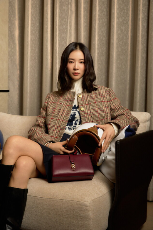  이게 바로 겨울 올드머니 정석! 타미 힐피거 여성 목폴라 니트 스웨터로 완성한 프레피룩 코디 ft. 지수 & 아이린