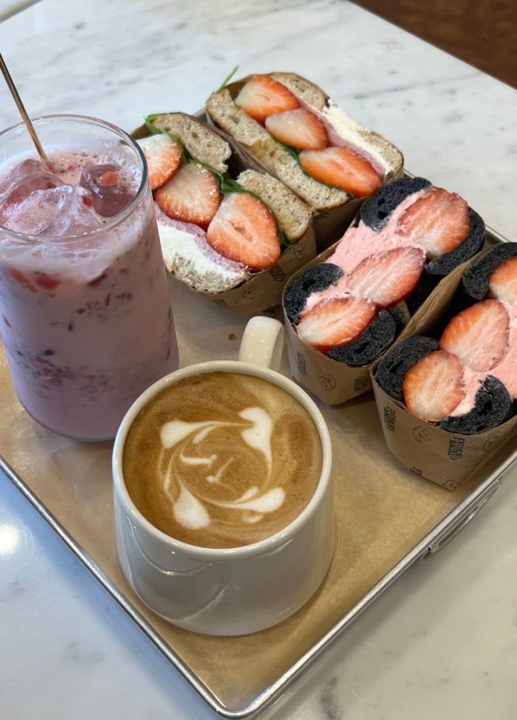  옥길동 베이글 카페 파더스베이글 생딸기샌드위치 너무 맛있어요