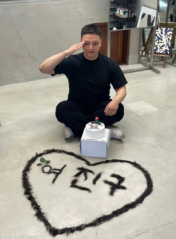 "잘 다녀오겠습니다" 여진구, 오늘 카투사 입대… 듬직한 까까머리
