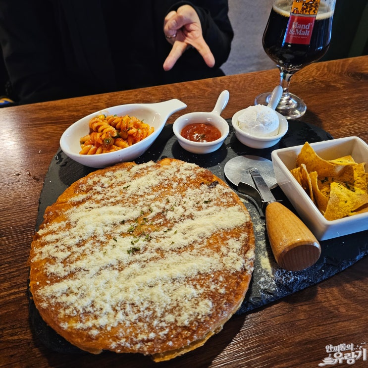  모란 맥주집 호맥 페이스트리 호떡과 흑 생맥주 조합