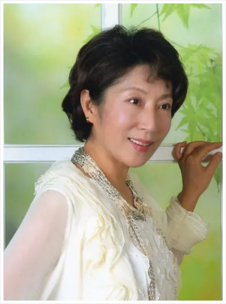 그리움만 쌓이네 원곡 가사 가수 여진 노래 프로필