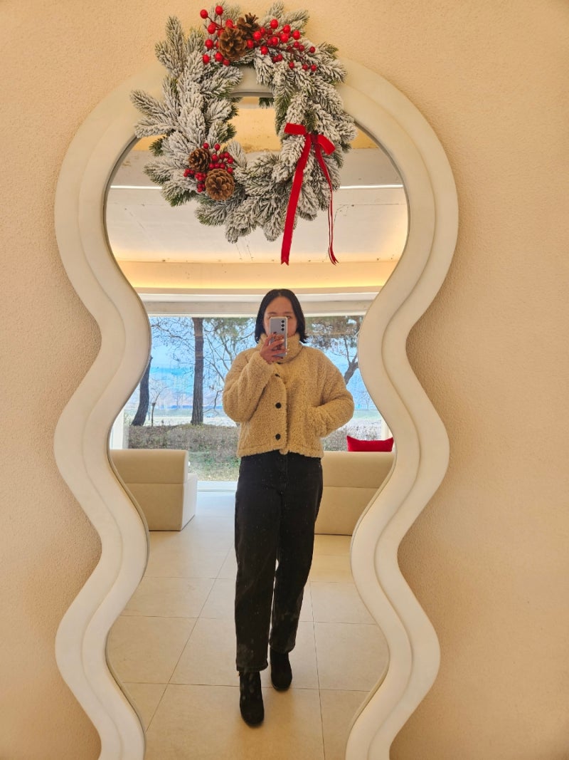 대전 은행동 의류매장 로닌 뽀글이 퍼 카라 하이넥 점퍼