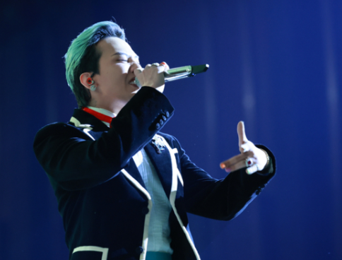 <b>지드래곤 콘서트 암표</b> 팔려던 중국인 등 6명 현장 검거! 'K-POP... 