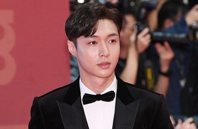 엑소 레이 "팬미팅 당일 불참은 中 중요 행사 때문.. 팬 분들에게 진심으로 사과"