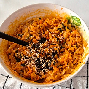 [불닭레시피] 불닭 맛있게 먹기 : 참치마요삼김 × 불닭볶음면, 편의점 꿀조합