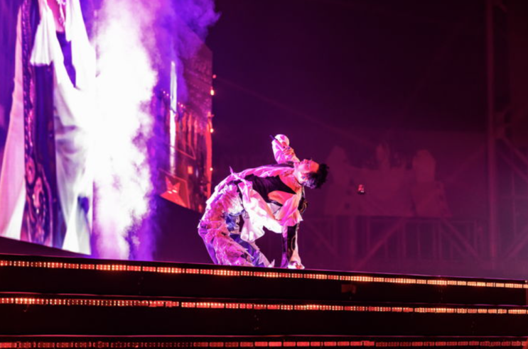 <b>지드래곤</b>, <b>빅뱅 20주년</b> 콘서트 스포 성인식 예고한 결정적 한마디