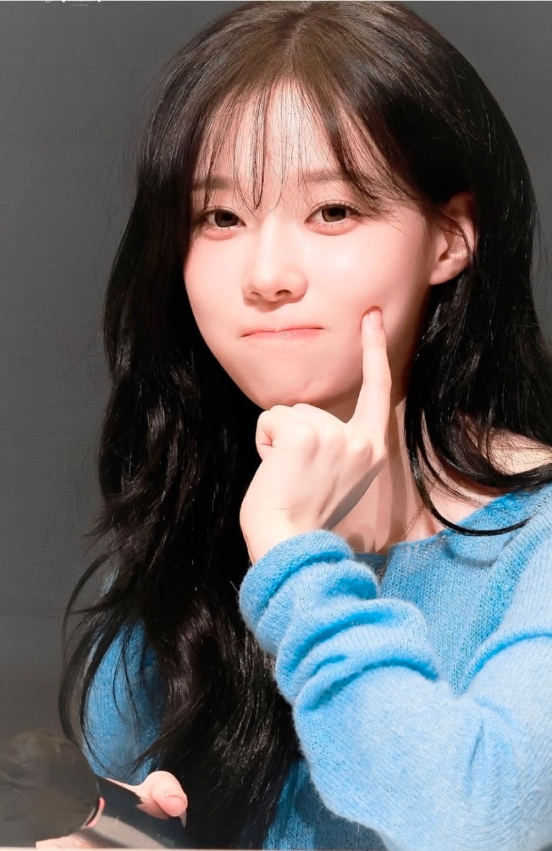 에스파 윈터 파란 니트 박제 시급, 청량함 한도 초과한 레전드 직찍 모음