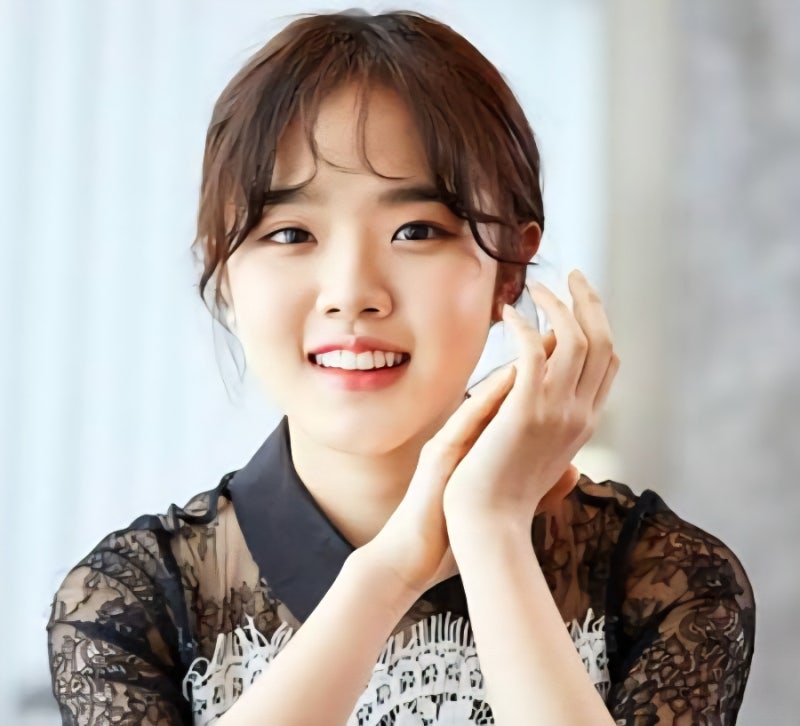 배우 김향기 나이, 키, 필모그래피, 드라마 '캐셔로' 총정리: 독보적 존재감 분석
