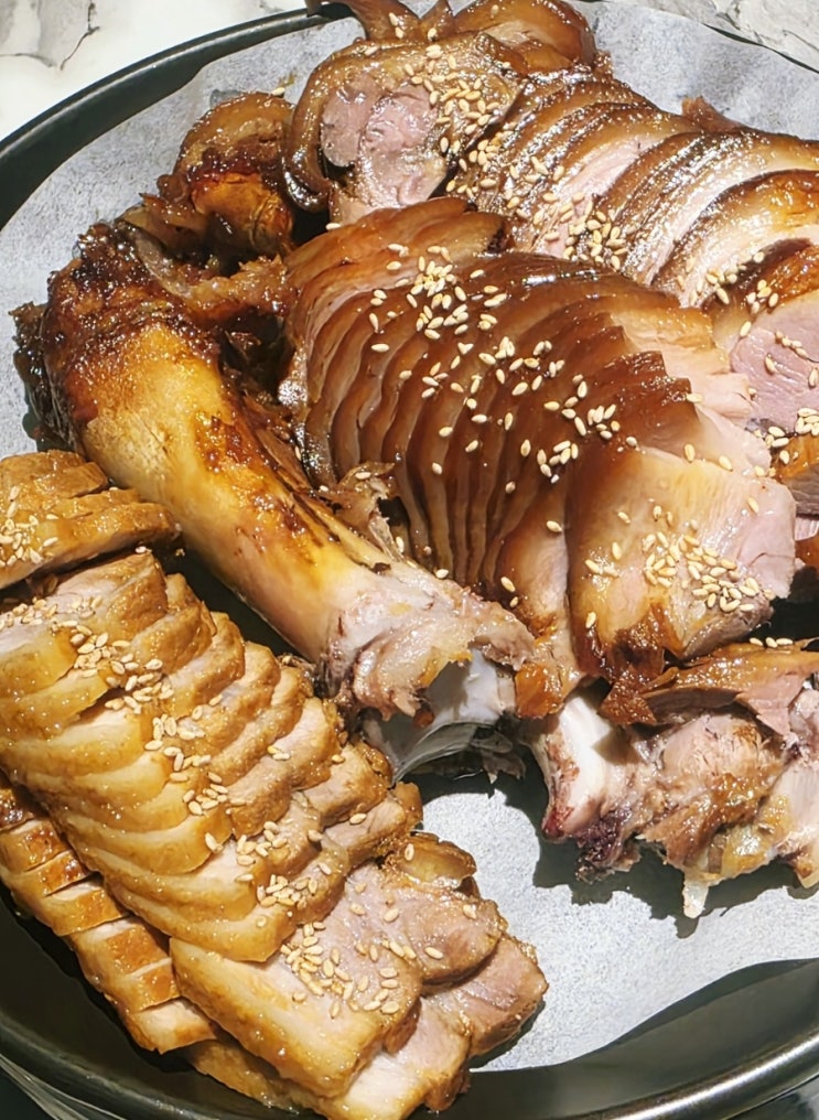 [하단]오뎅탕이 서비스로 나오는 부산 족발맛집 '족발사관학교'