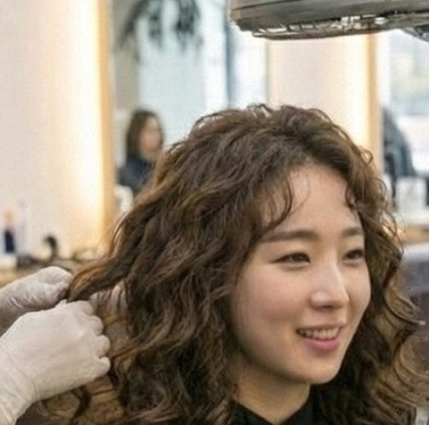머리하는 꿈 해몽: 새로운 변화를 예고하는 길몽일까? (ft. 내 마음속 심리 분석)
