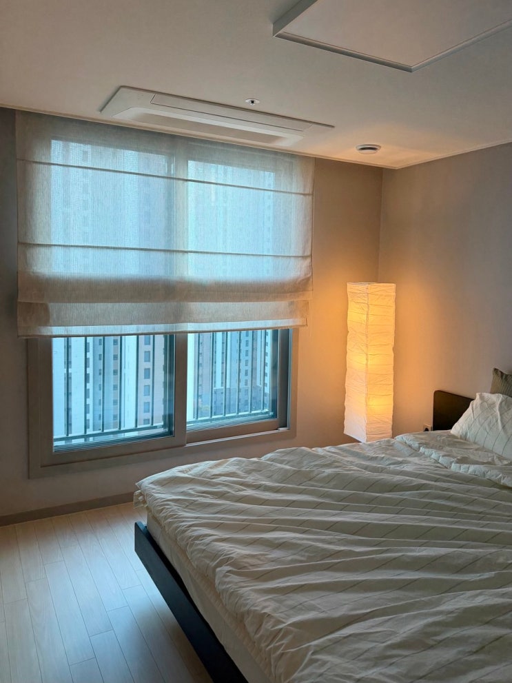  인천 서구 검단 커튼 대신 로만쉐이드 설치했어요.