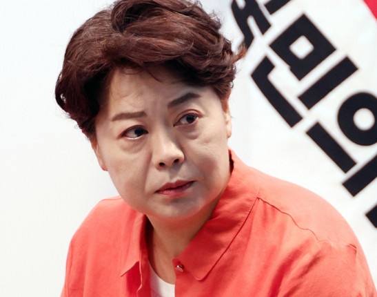 윤희숙의 망언 "윤석열 <b>어게인</b>은 민주당 <b>어게인</b>"? ... 재판도 안... 