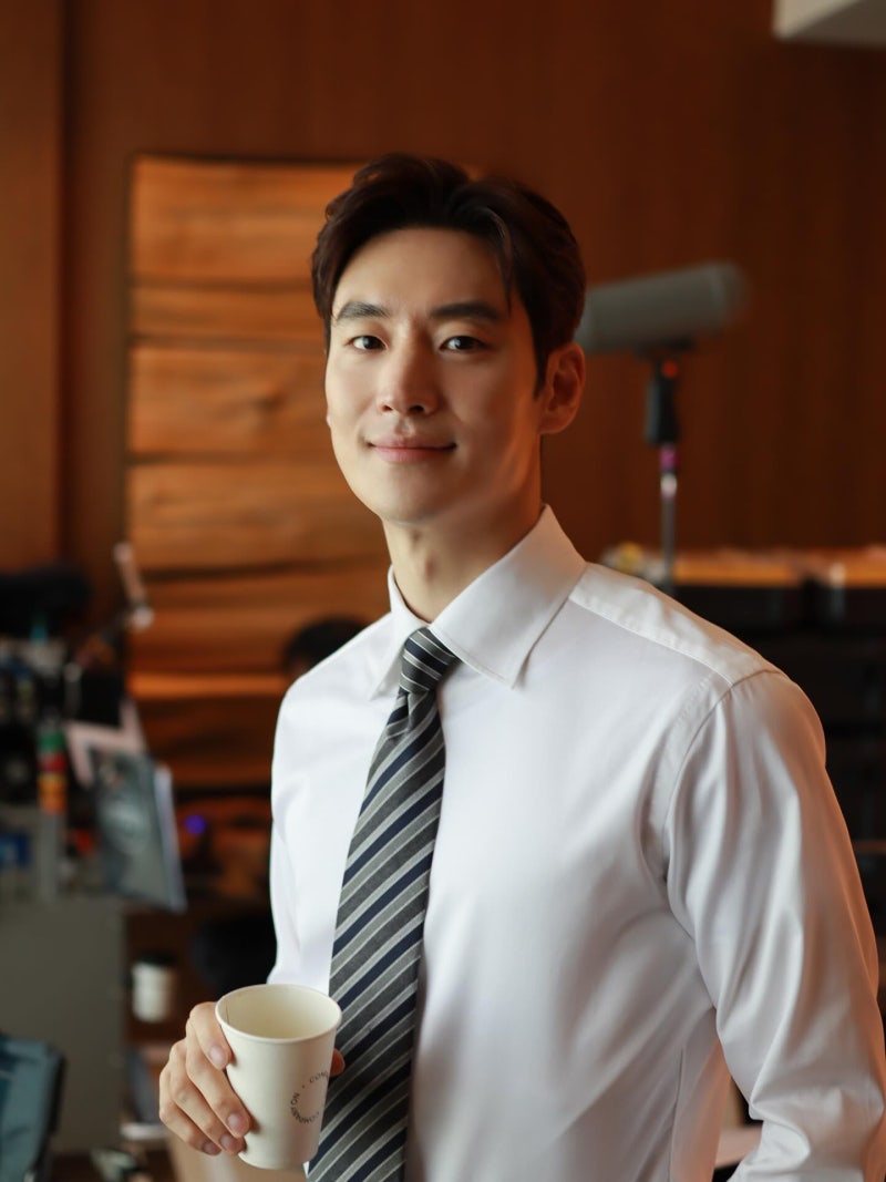 이제훈 프로필 나이 키 학력 고향 연기의 정석, 그리고 끊임없이 변주하는 배우