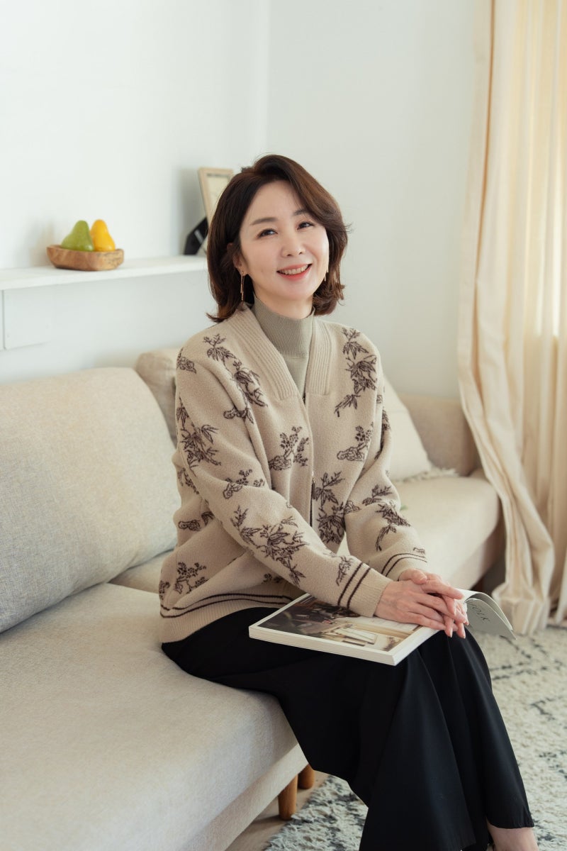 스튜디오 쇼핑몰 의류촬영 퀸잇 엄마옷 가디건 블라우스 여성의류사진 포토그래퍼 태륭 a9m3