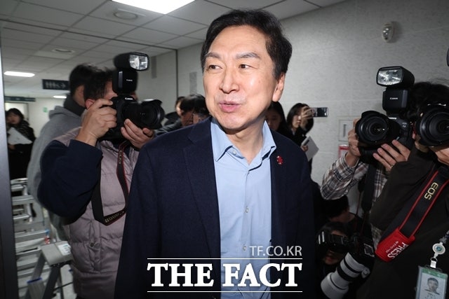 김기현 의원 프로필 고향 학력 경력, 김건희 특검 로저비비에 가방 의혹 압수 수색