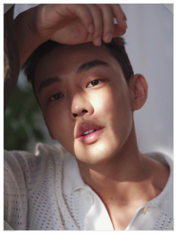  유아인 뱀파이어 변신 장재현 영화 파묘 신작 뱀피르