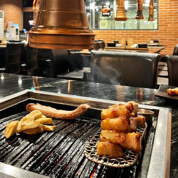  우장산역 맛집 금돝｜회식하기 좋은 숙성 돼지고기 전문점