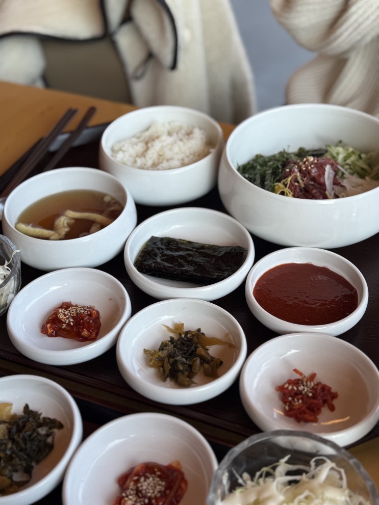  경주 한식 맛집 소소함박 한옥 연못 뷰에서 즐기는 육즙 가득 함박