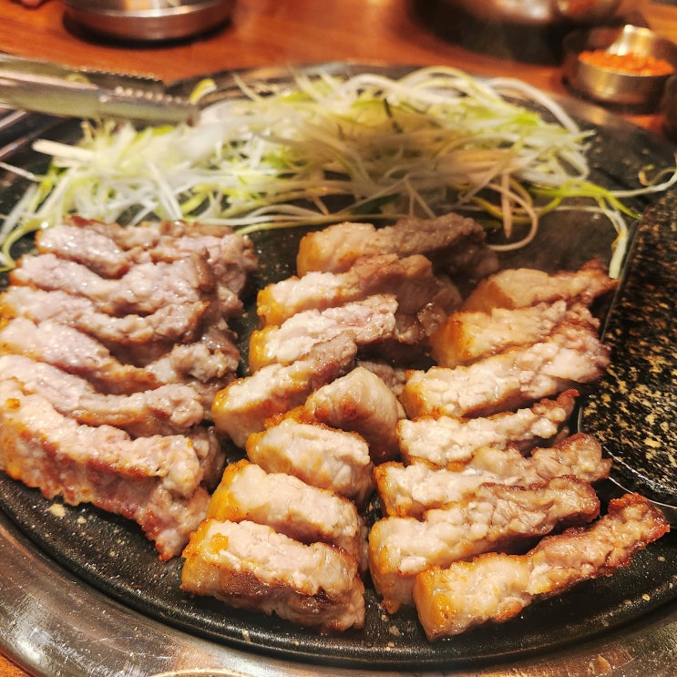  군자역 맛집 다양한 사이드와 함께 즐기는 삼겹살 '군자도'