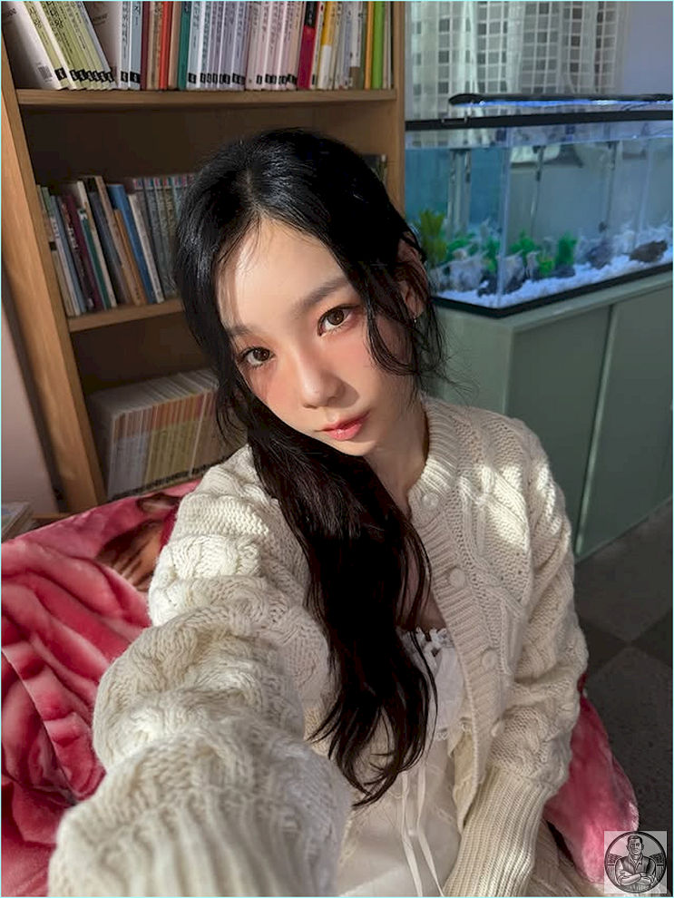  태연 가디건 어디 거? 여친짤 갱신한 시눈(SINOON) 착용 정보