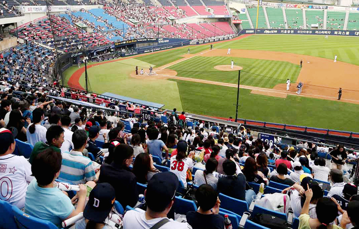 KBO, 2026시즌 규정 개정 확정…마운드 뒤 광고·<b>주루방해</b> <b>확대</b>