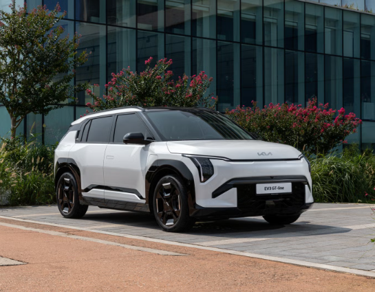  니로보다 작고 레이보다 큰 전기 SUV, 기아 EV3 직접 살펴보니 너무 좋네요.