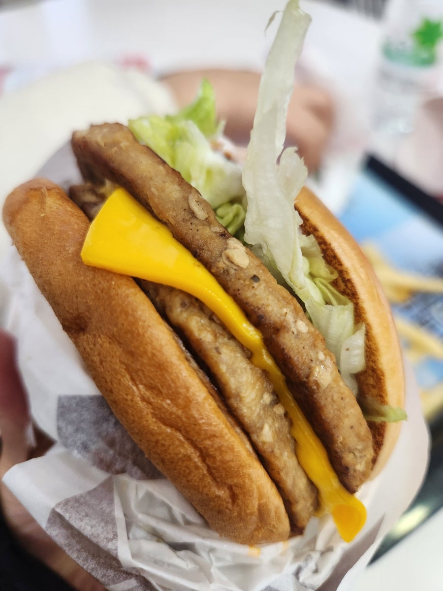 맥도날드 용봉DT점 사진 3