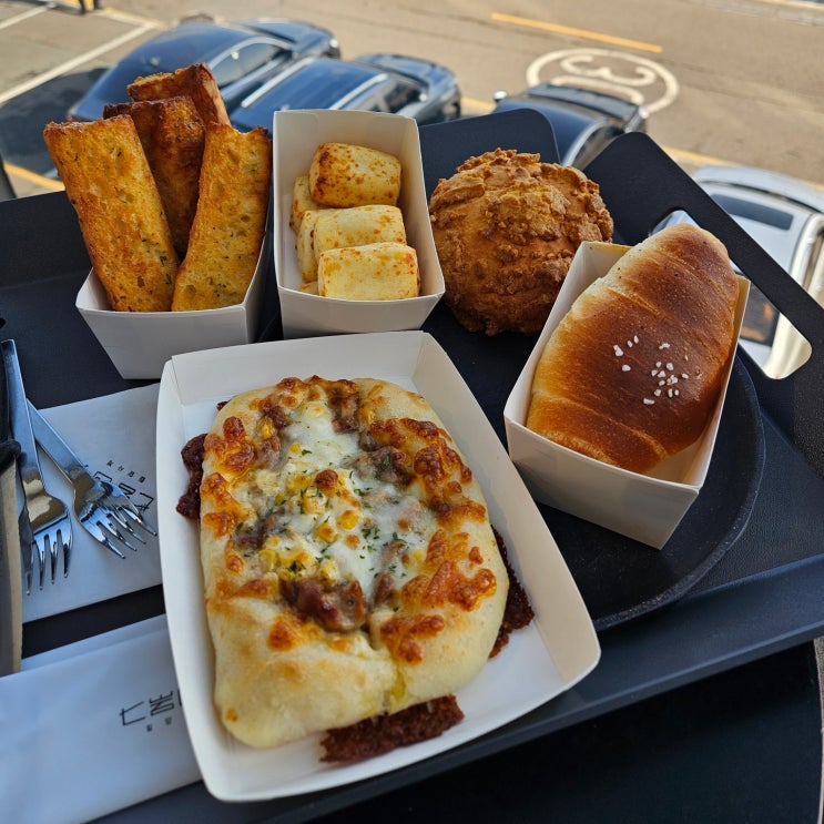  부산 소금빵 맛집, 기장 오션뷰 대형 베이커리 카페 칠암사계