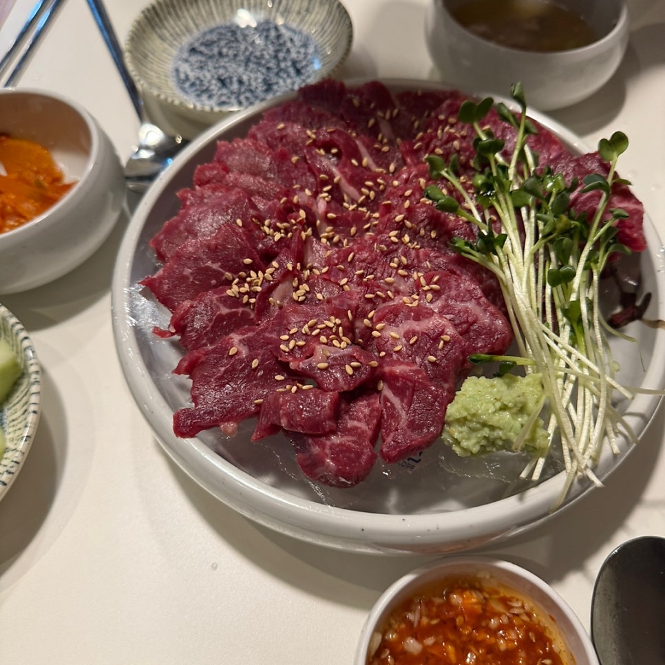 고결한우육회집 사진 3