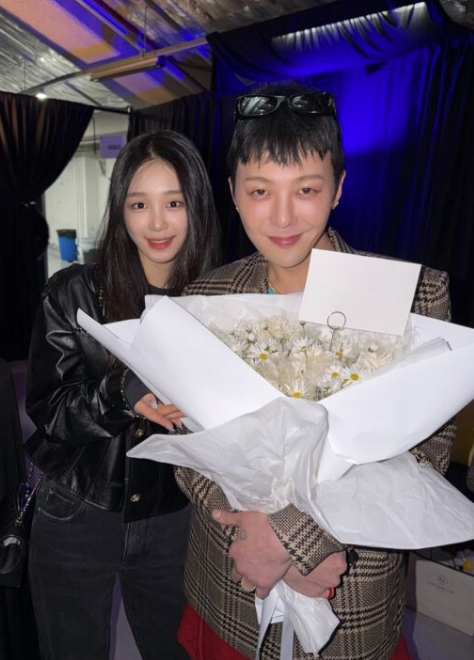   지드래곤 대기실에서 포착된 '대림 4세' 이주영! 변치 않는 월클 인맥