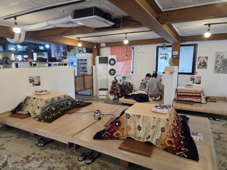  겨울철 이색 실내 데이트 추천, 홍대 '도란도란' 코타츠에서 타코야끼 만들기 손이 바빠도 웃게 되는 곳