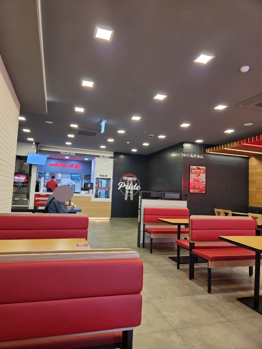 KFC 하단역점 사진 5