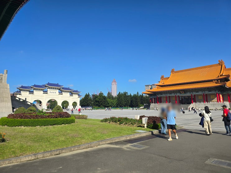  [내돈내산] 웅장한 중정기념당 구경 후 행복당에서 버블티와 샤오롱바오 먹고 내부 가성비 있고 종류가 다양한 소품샵 구경 후기 (사진, 행복당 가격 및 맛, 기념품 종류 등)