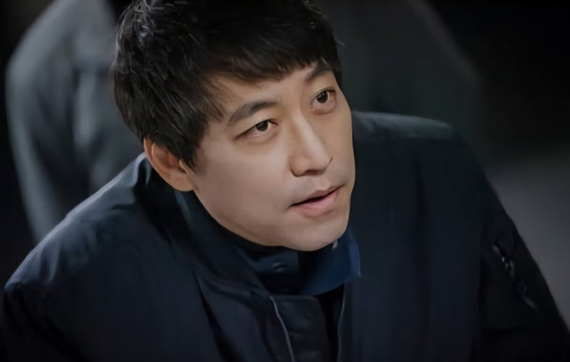 천의 얼굴을 가진 배우 오만석, 무대를 넘어 '사랑의 불시착'의 소름 돋는 악역이 되기까지