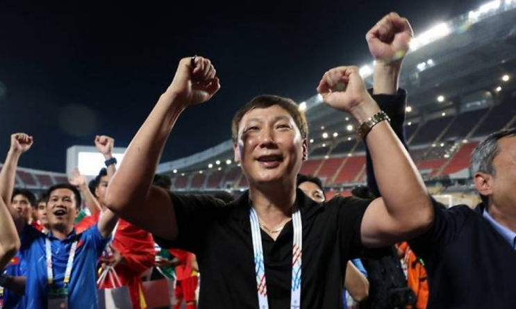 '김상식 매직' 베트남 축구 역사를 새로 쓰다. SEA 게임 우승과 동남아 트레블 달성