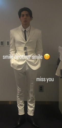   샤이니 키 자숙 중 SNS 업로드 논란? 종현 추모글에 엇갈린 반응