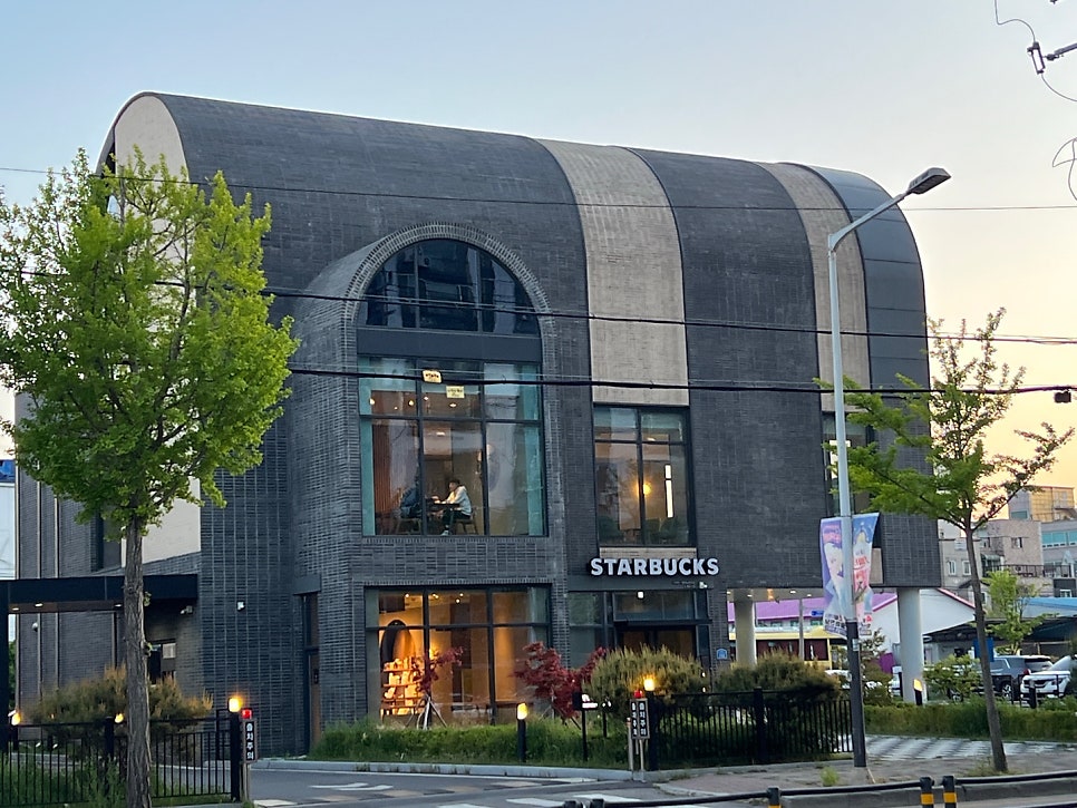 스타벅스 익산영등DT점 사진 2