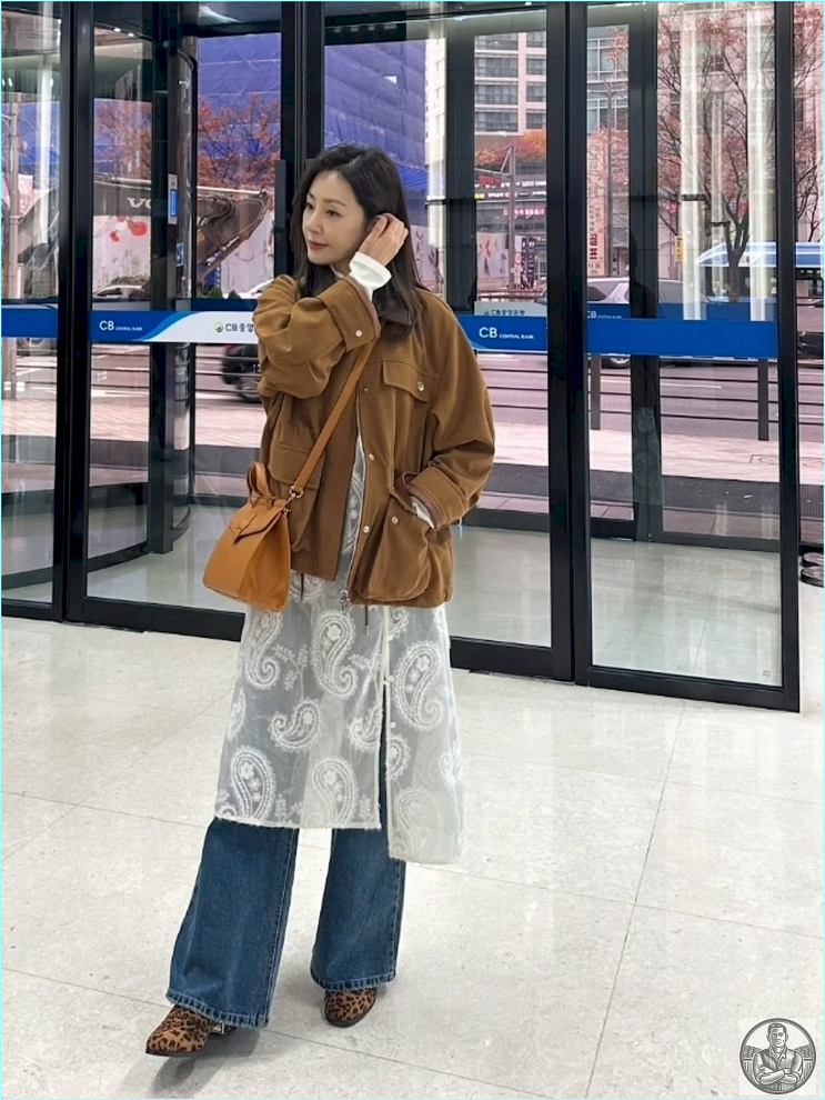  오나라 사복 패션, 50대 맞아? 레이스 원피스 청바지 코디 센스