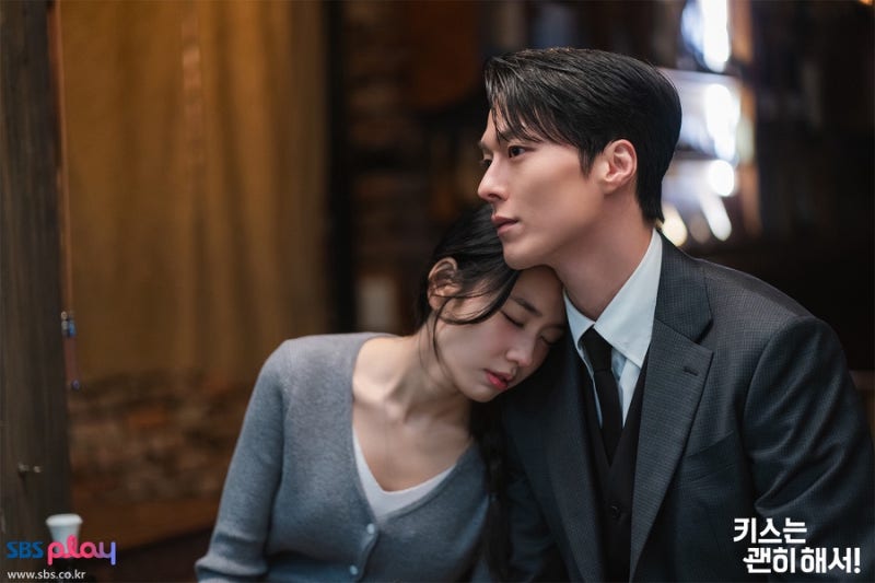 넷플릭스 로코드라마 추천 / sbs 키스는 괜히해서