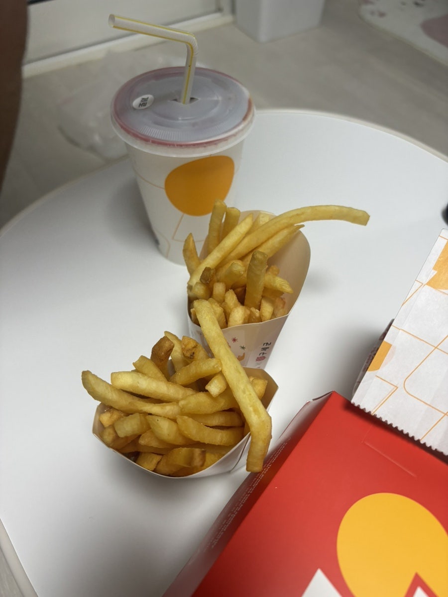 롯데리아 대구복현점 사진 3