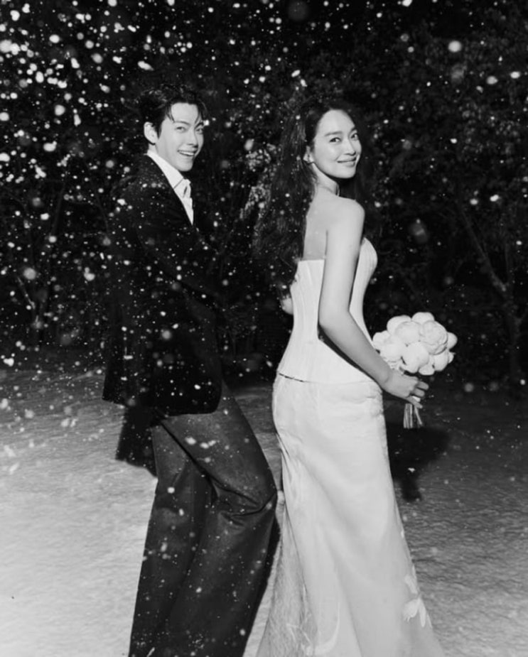 <b>김우빈</b><b>신민아 결혼식</b>날 3억기부했대요~