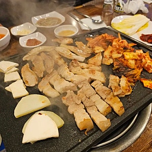[을지로입구역/종각역]이 동네 삼겹살 맛집은 '고냉지김치삼겹살' 내돈내산 후기
