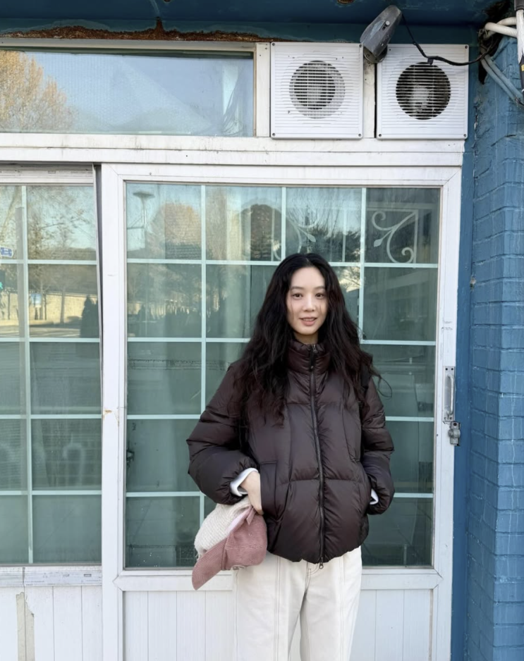  [셀럽 패션] 정려원이 선택한 휠라 플로우 다운, 데일리 패딩으로 딱!