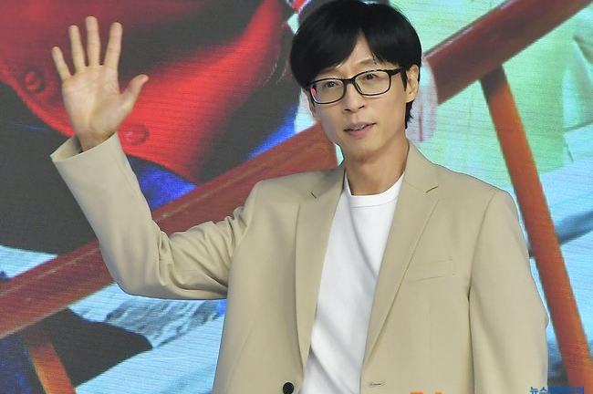 유재석 10번째 <b>신인상</b> 시상자로 남긴 감동의 순간