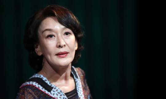 배우 <b>윤석화</b> 별세 뇌종양 투병 향년 69세