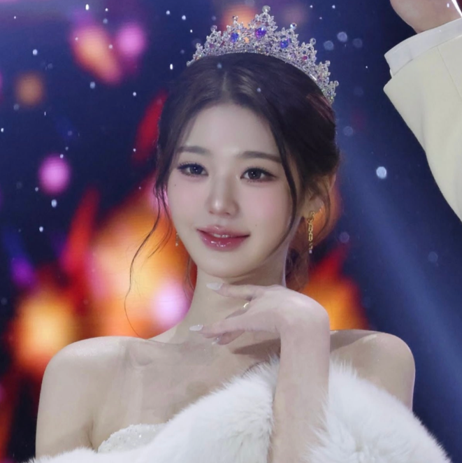 장원영, 아이브 여신 미모, 비현실적 공주 티아라·화이트 드레스가 과하지 않았던 이유
