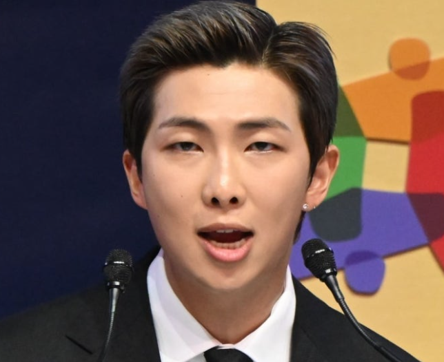   방탄소년단 RM의 소생사를 향한 작심발언! “하이브, 우리 좀 더 보듬어주길”